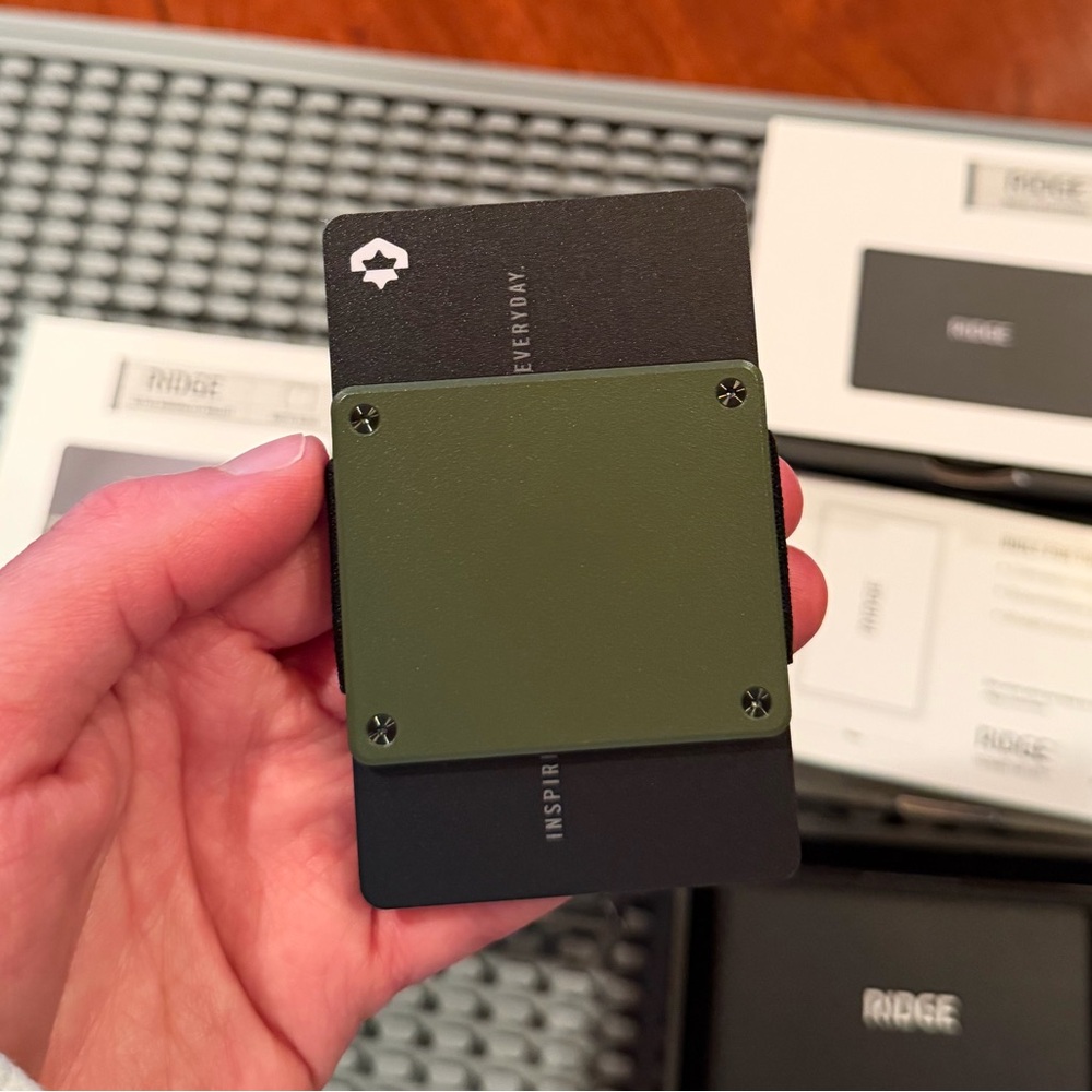 NEW Ridge Matte Olive Green Lite Wallet - Picture 7 of 7